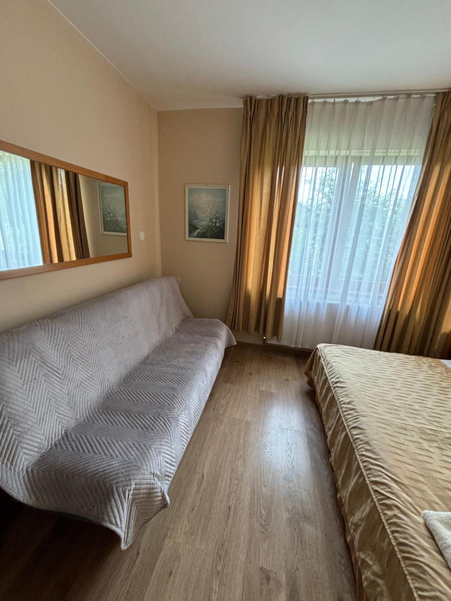 Wisniowy Sad Appartement Kudowa-Zdrój Buitenkant foto